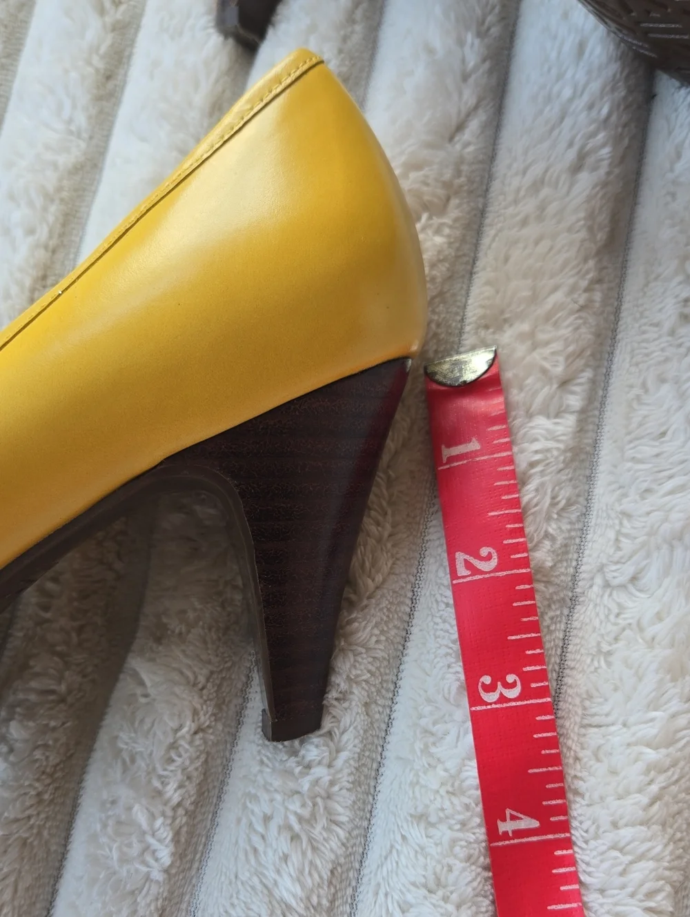 Anme Klein IFlex Seidek Banana Leather Open-toe Pump US 6.5